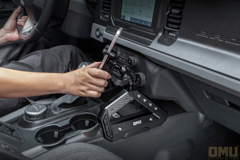 — Equipped with Phone Holder — - image 10