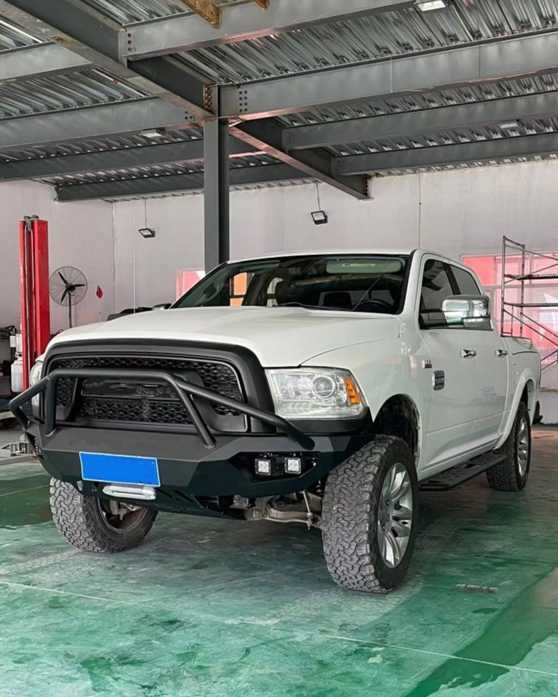 New Front Bumper for Ram 3500 Pickup Truck Car Front Bumper Assembly with Integrated