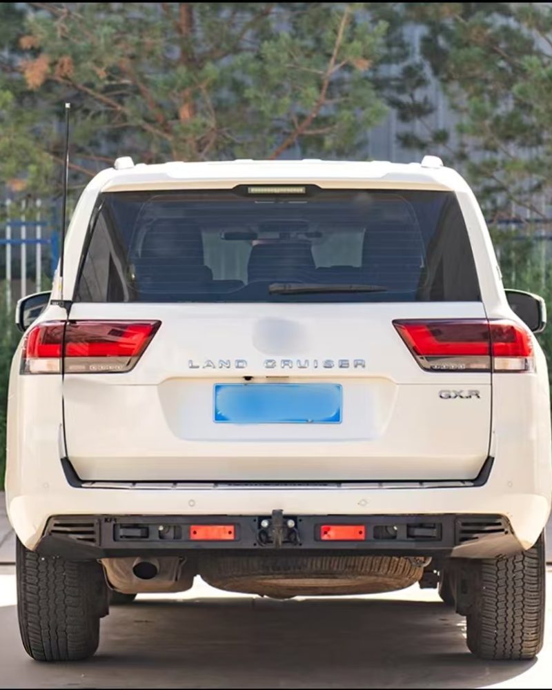 New Stylish Steel Half-Width Rear Bumper for LC300 GXR Auto Parts with Strong Protection for Off-Road Use