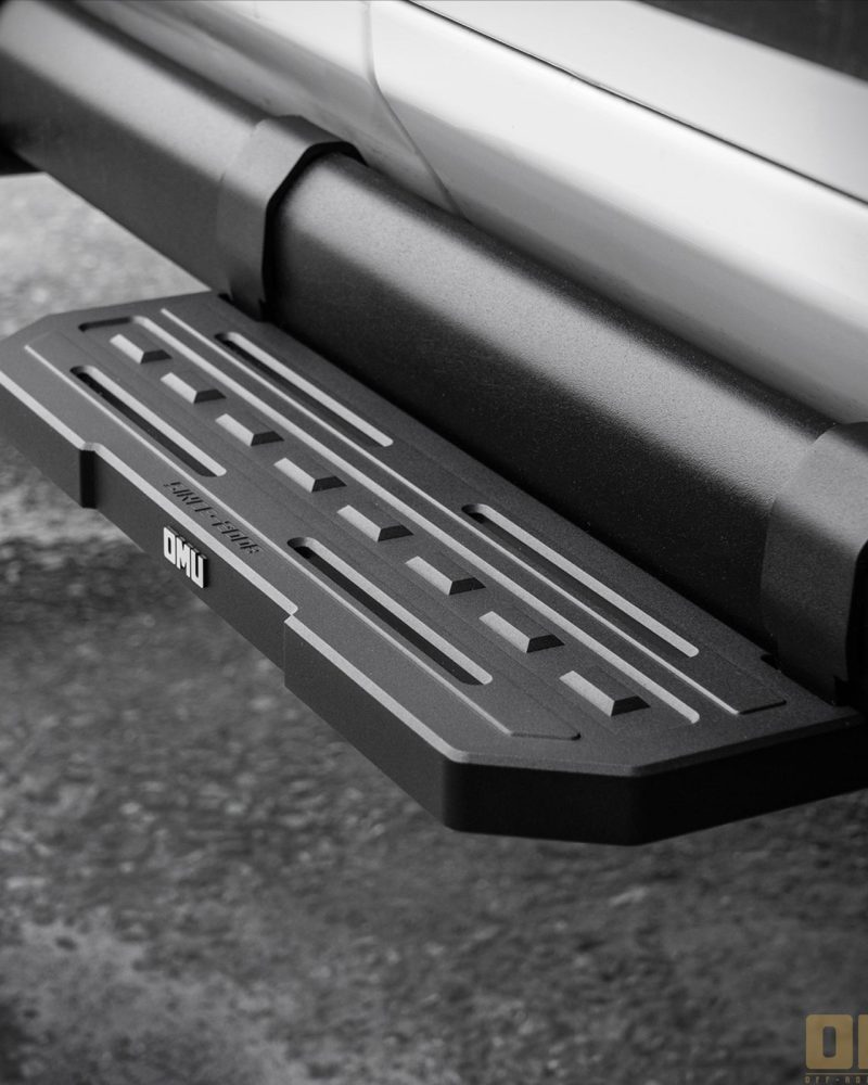 OMU Genesis Series Rock-rail Step For Jeep Wrangler JL